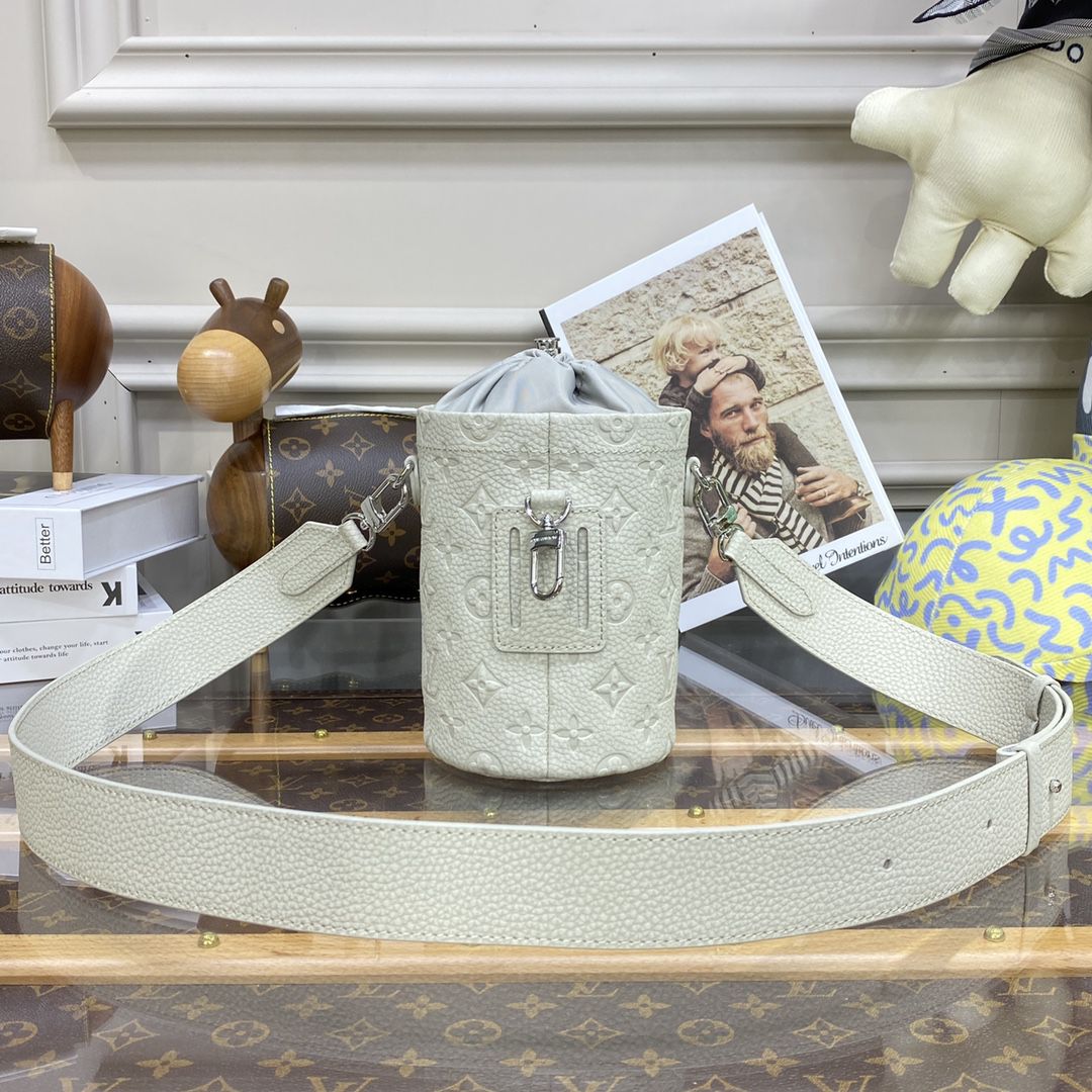 #m81572 l**is V*t*n monogram virgil abloh’s “climbing” chalk pouch-cream
