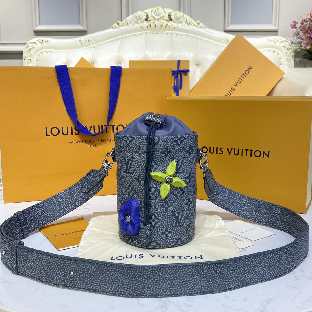 #m81572 l**is V*t*n monogram virgil abloh’s “climbing” chalk pouch-dark