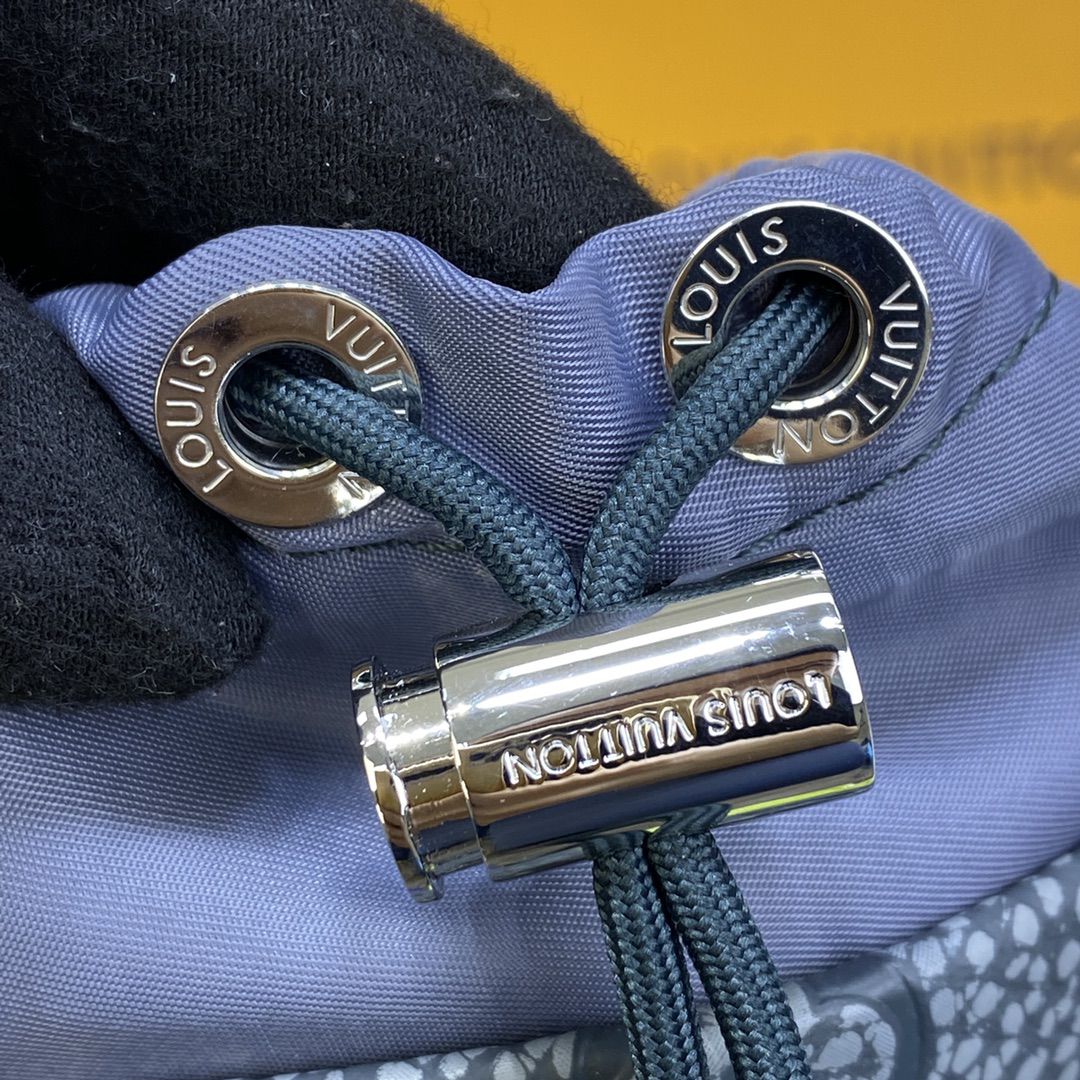 #m81572 l**is V*t*n monogram virgil abloh’s “climbing” chalk pouch-dark