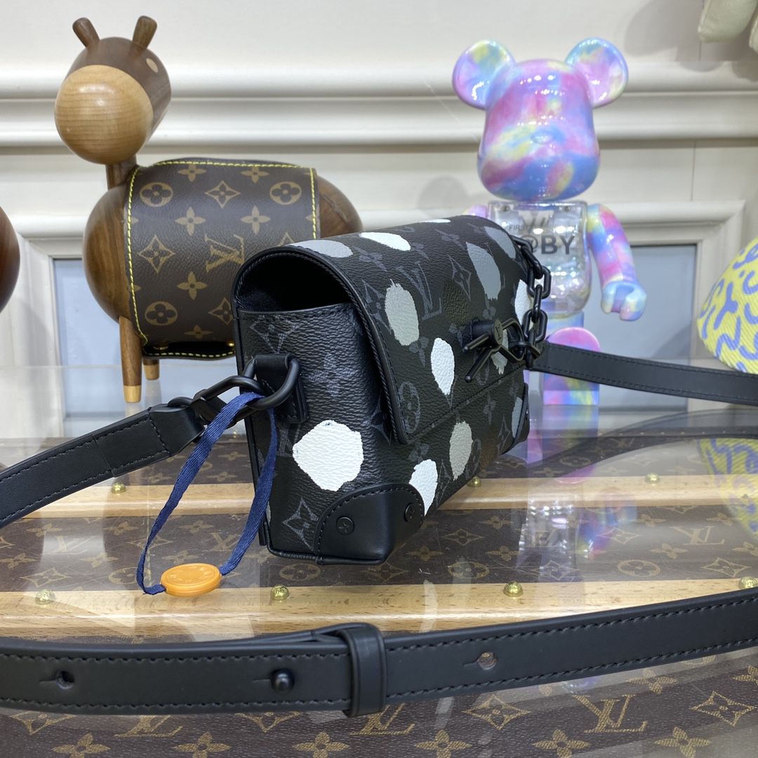 #m81935 l**is V*t*n x yayoi kusama lv x yk steamer wearable wallet