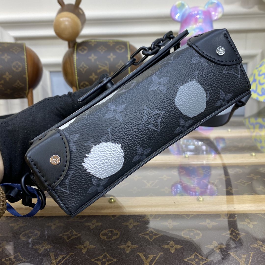 #m81935 l**is V*t*n x yayoi kusama lv x yk steamer wearable wallet