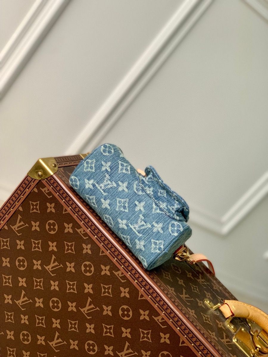 m82950 l**is V*t*n monogram denim nano speedy handbag