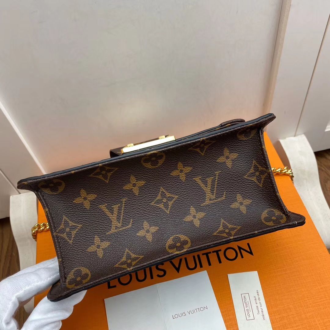 #m90516 l**is V*t*n lv wynwood chain bag-black