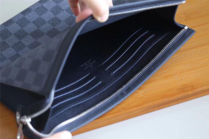 #n41696 l**is V*t*n 2018 men pochette voyage mm damier graphite canvas