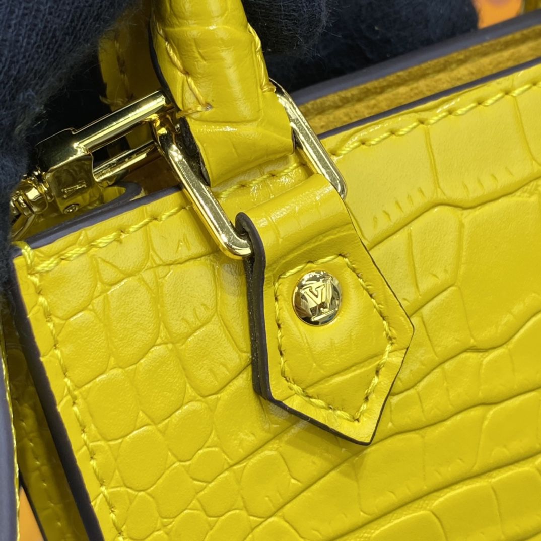 #n99487 l**is V*t*n brilliant alligator leather petit sac plat bag-yellow