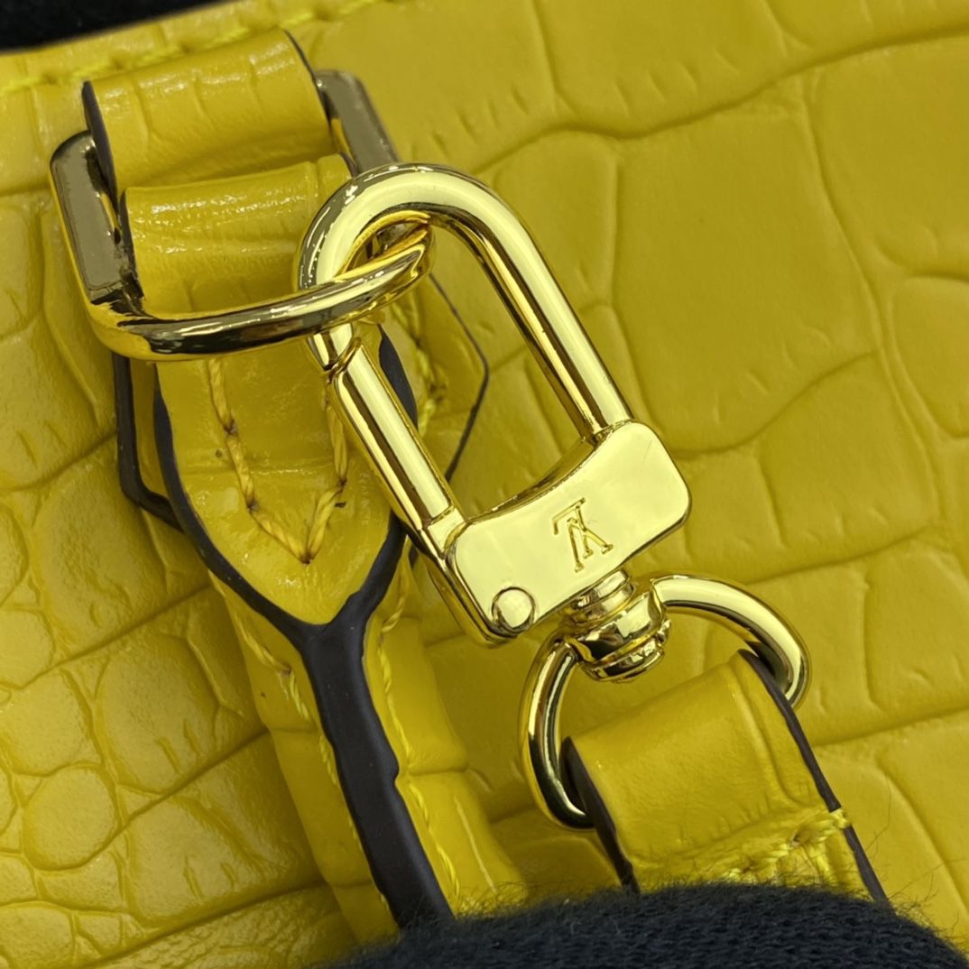 #n99487 l**is V*t*n brilliant alligator leather petit sac plat bag-yellow