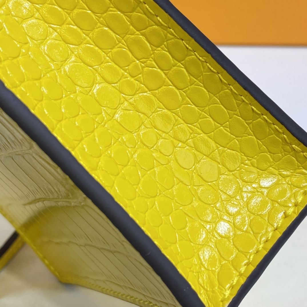 #n99487 l**is V*t*n brilliant alligator leather petit sac plat bag-yellow