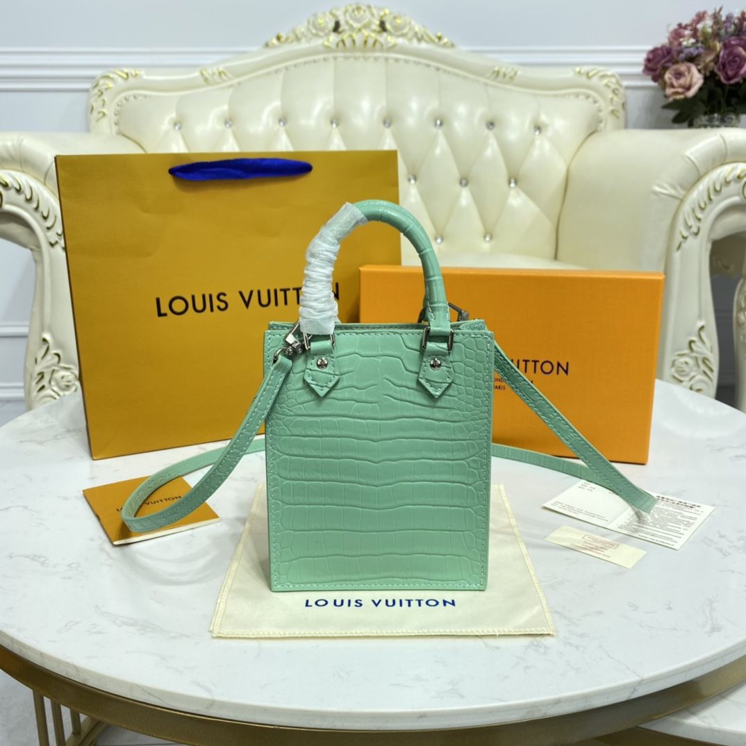#n99487 l**is V*t*n brilliant alligator leather petit sac plat bag