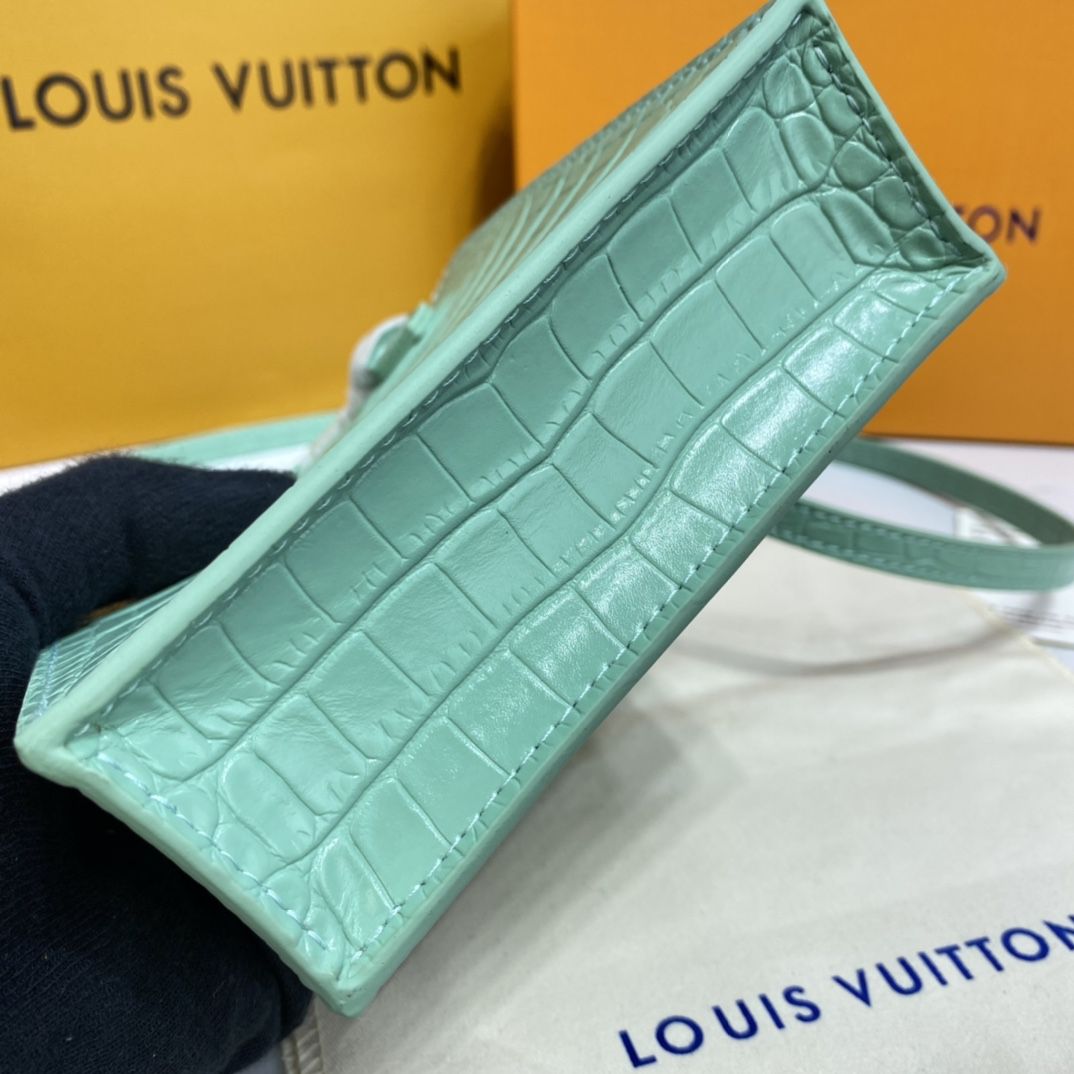 #n99487 l**is V*t*n brilliant alligator leather petit sac plat bag